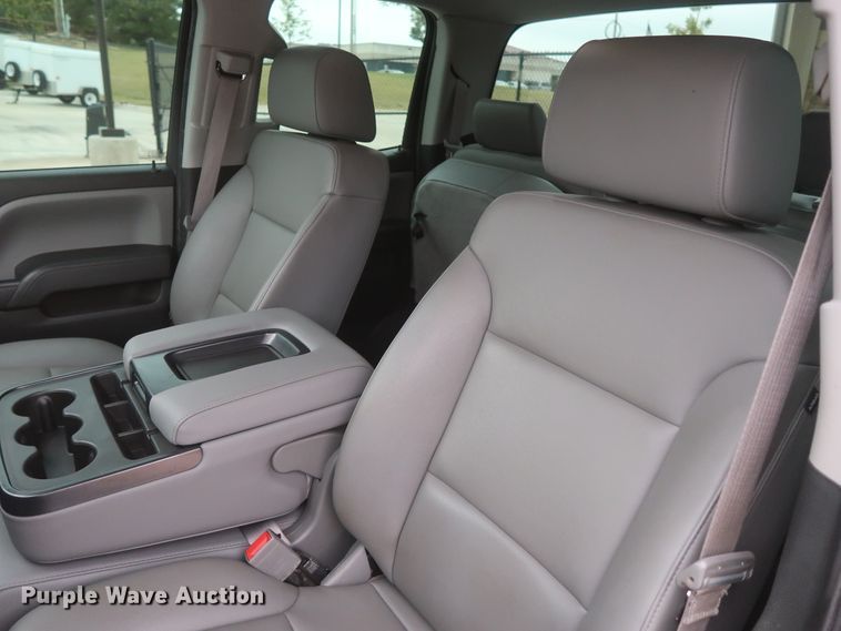 image for item HW9018 2016 Chevrolet Silverado 1500  Double Cab pickup truck