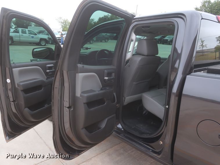 image for item HW9018 2016 Chevrolet Silverado 1500  Double Cab pickup truck