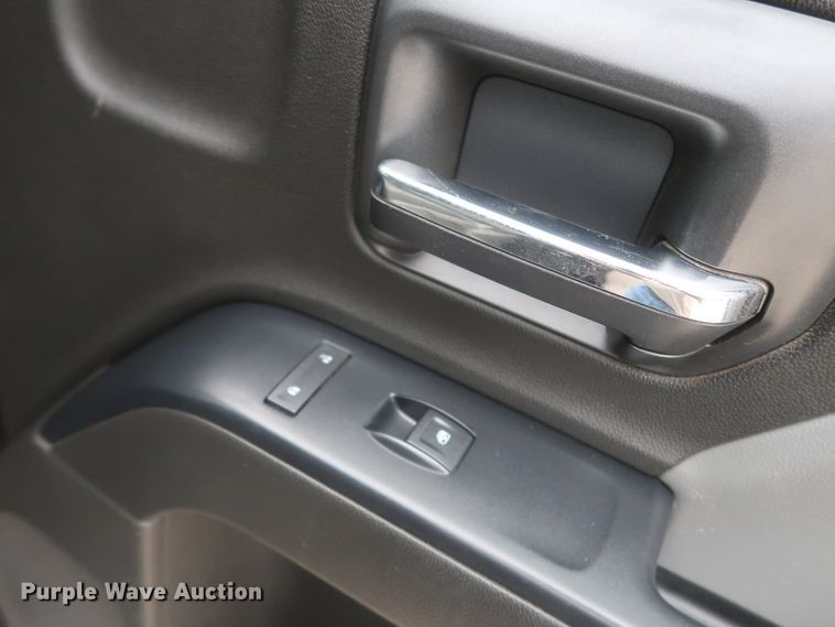 image for item HW9018 2016 Chevrolet Silverado 1500  Double Cab pickup truck