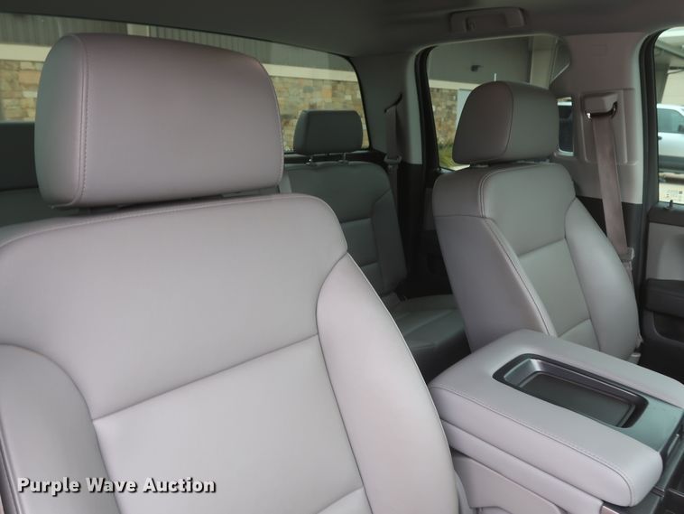 image for item HW9018 2016 Chevrolet Silverado 1500  Double Cab pickup truck