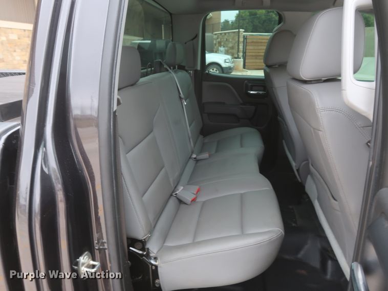 image for item HW9018 2016 Chevrolet Silverado 1500  Double Cab pickup truck