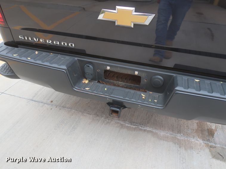 image for item HW9018 2016 Chevrolet Silverado 1500  Double Cab pickup truck