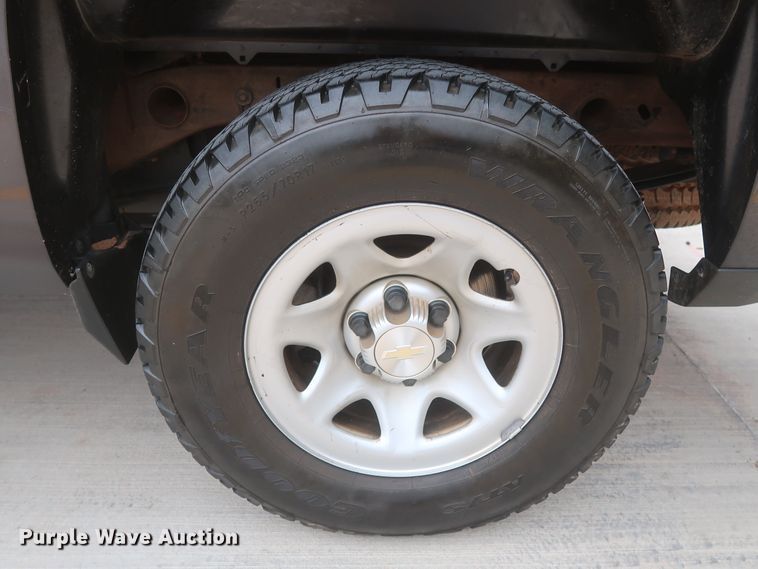 image for item HW9018 2016 Chevrolet Silverado 1500  Double Cab pickup truck