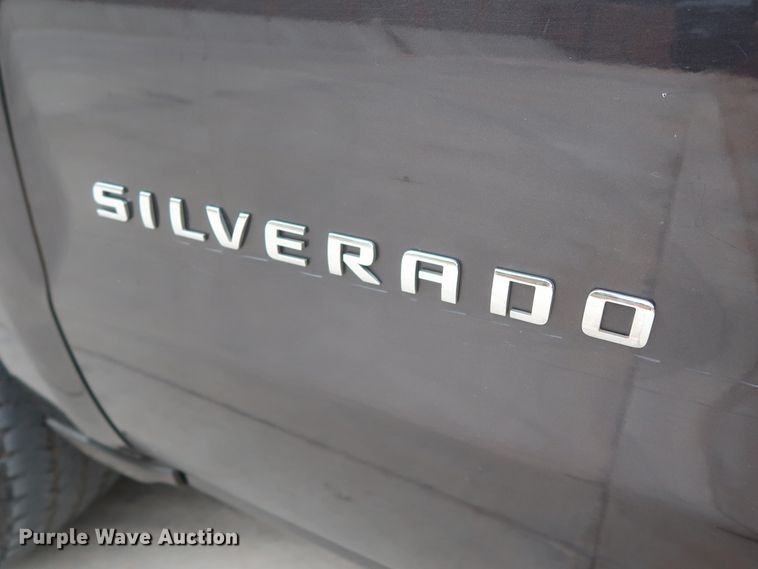 image for item HW9018 2016 Chevrolet Silverado 1500  Double Cab pickup truck