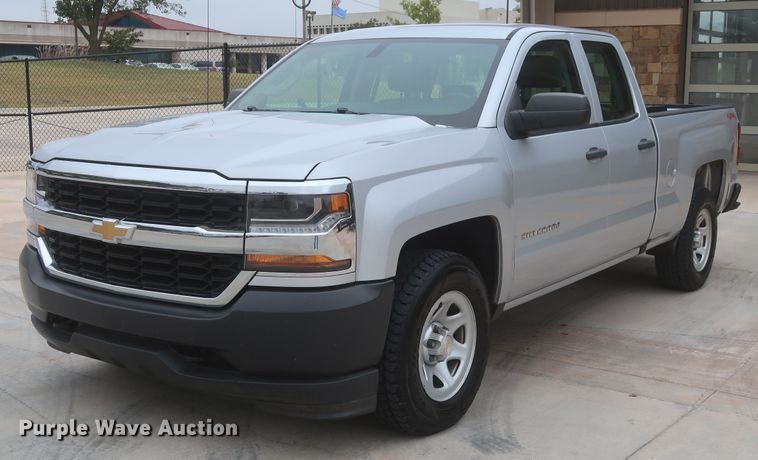 image for item HW9019 2016 Chevrolet Silverado 1500  Double Cab pickup truck