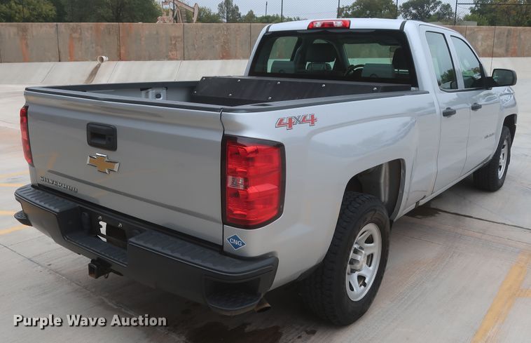 image for item HW9019 2016 Chevrolet Silverado 1500  Double Cab pickup truck