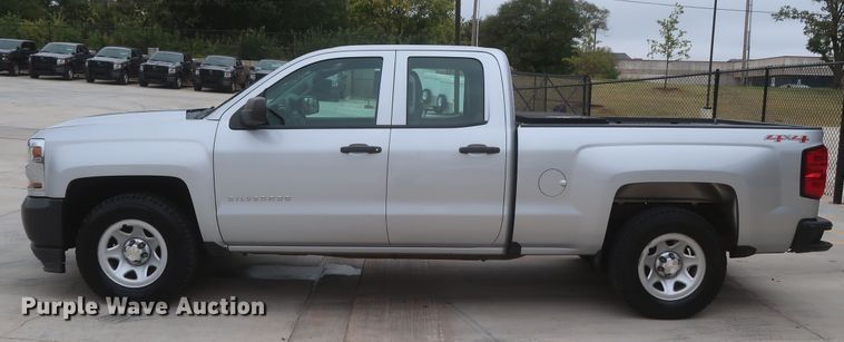 image for item HW9019 2016 Chevrolet Silverado 1500  Double Cab pickup truck