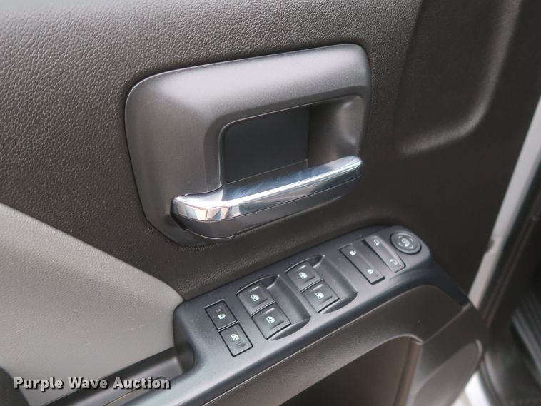 image for item HW9019 2016 Chevrolet Silverado 1500  Double Cab pickup truck