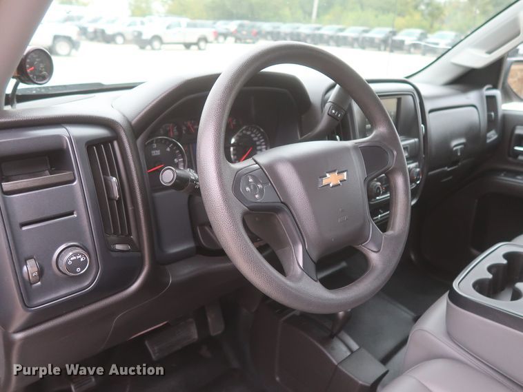 image for item HW9019 2016 Chevrolet Silverado 1500  Double Cab pickup truck