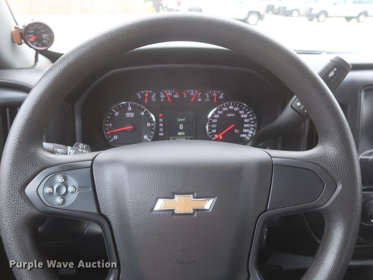 image for item HW9019 2016 Chevrolet Silverado 1500  Double Cab pickup truck