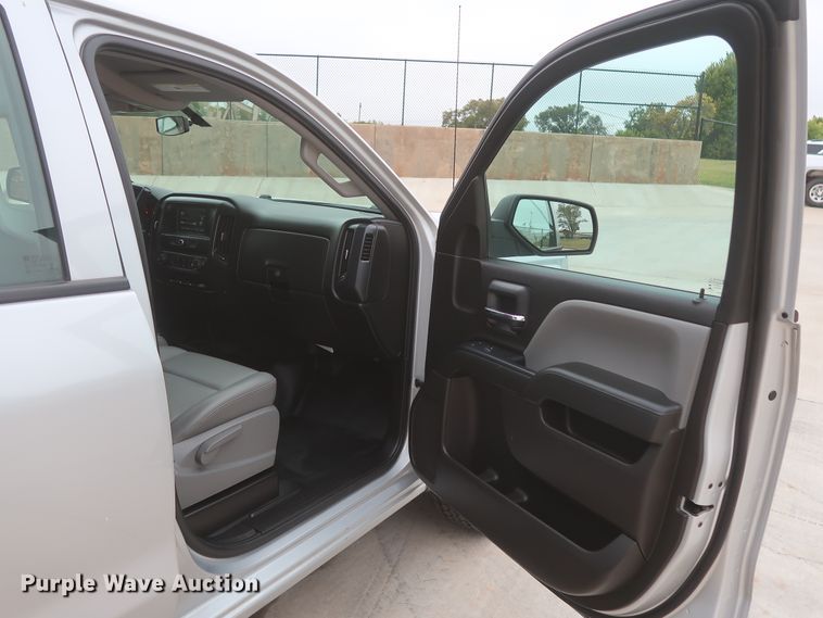 image for item HW9019 2016 Chevrolet Silverado 1500  Double Cab pickup truck