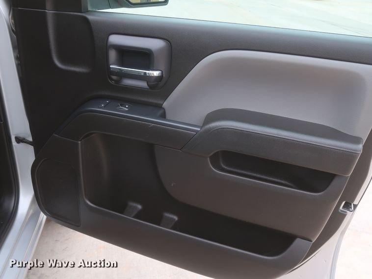 image for item HW9019 2016 Chevrolet Silverado 1500  Double Cab pickup truck