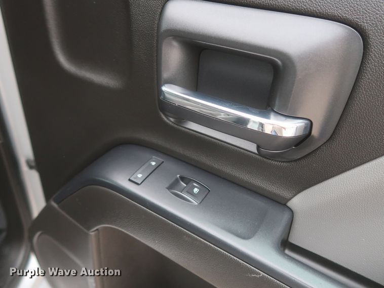 image for item HW9019 2016 Chevrolet Silverado 1500  Double Cab pickup truck