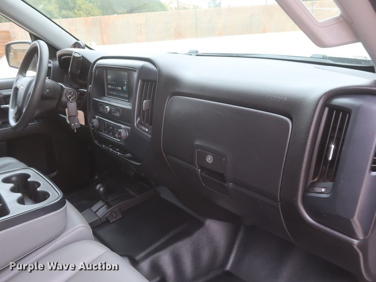 image for item HW9019 2016 Chevrolet Silverado 1500  Double Cab pickup truck