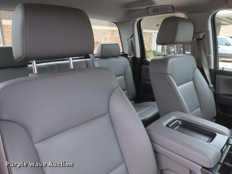 image for item HW9019 2016 Chevrolet Silverado 1500  Double Cab pickup truck