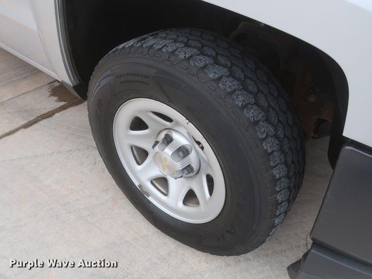 image for item HW9019 2016 Chevrolet Silverado 1500  Double Cab pickup truck