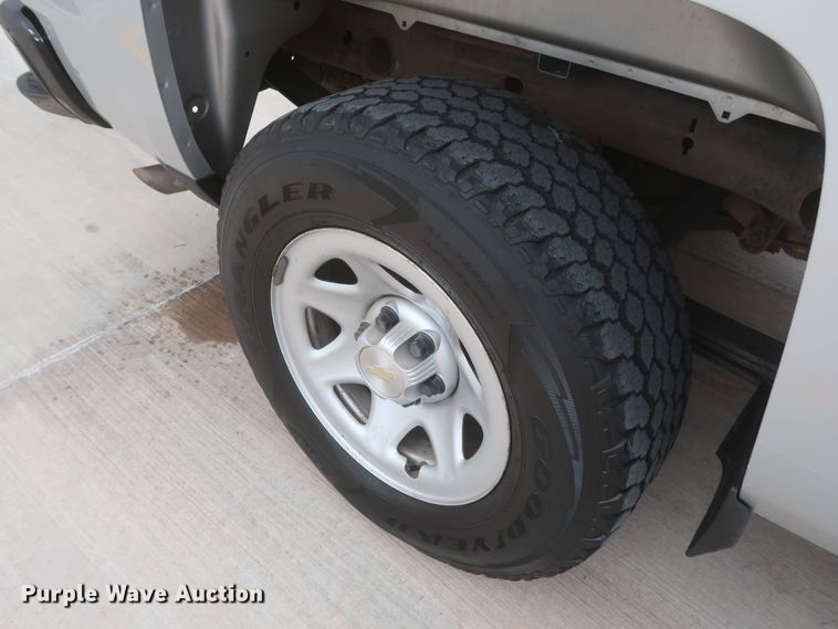 image for item HW9019 2016 Chevrolet Silverado 1500  Double Cab pickup truck