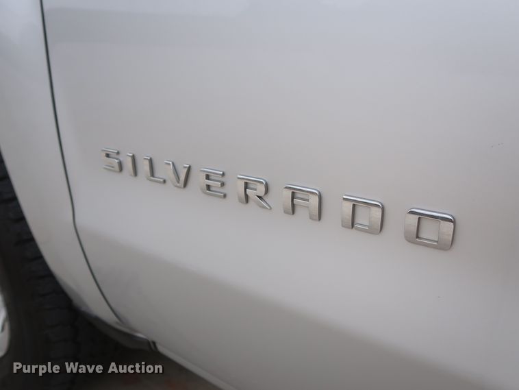 image for item HW9019 2016 Chevrolet Silverado 1500  Double Cab pickup truck