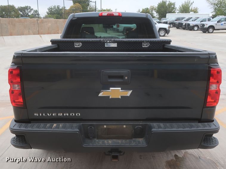 image for item HW9020 2017 Chevrolet Silverado 1500  Double Cab pickup truck