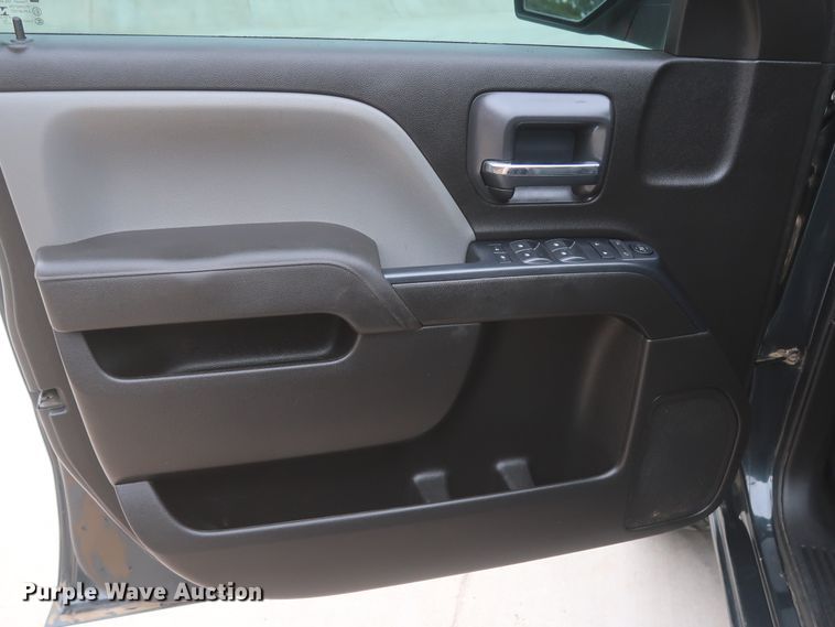 image for item HW9020 2017 Chevrolet Silverado 1500  Double Cab pickup truck