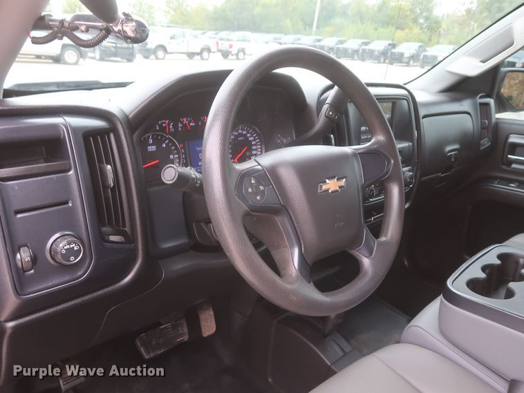 image for item HW9020 2017 Chevrolet Silverado 1500  Double Cab pickup truck