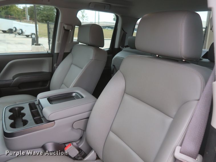 image for item HW9020 2017 Chevrolet Silverado 1500  Double Cab pickup truck