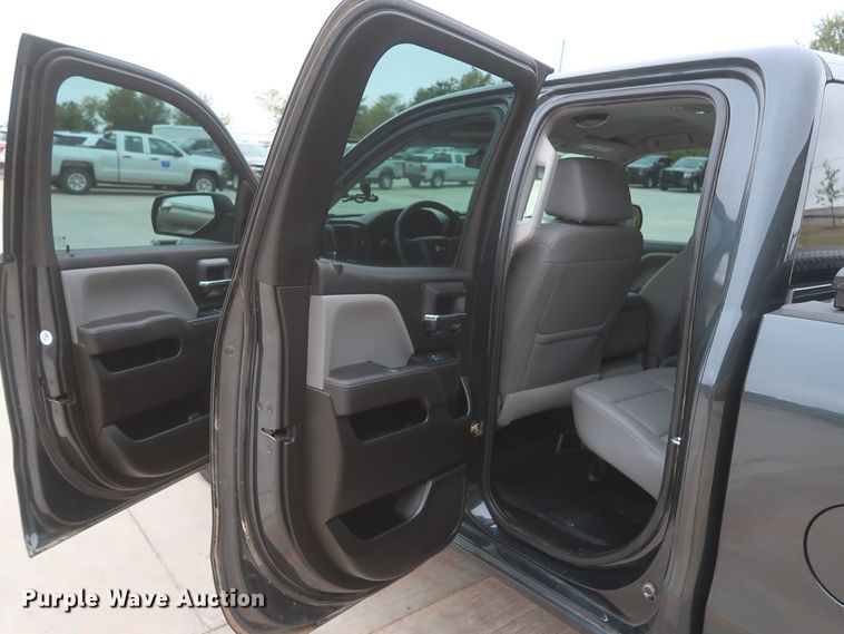 image for item HW9020 2017 Chevrolet Silverado 1500  Double Cab pickup truck