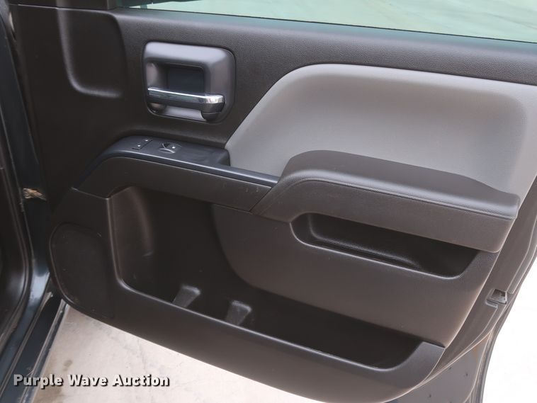 image for item HW9020 2017 Chevrolet Silverado 1500  Double Cab pickup truck