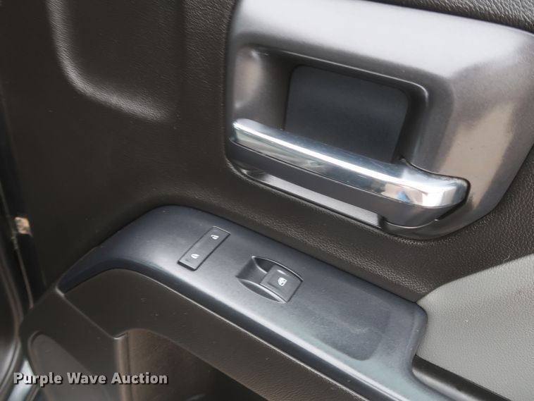 image for item HW9020 2017 Chevrolet Silverado 1500  Double Cab pickup truck