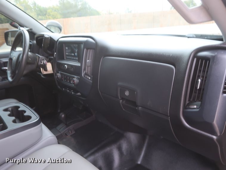 image for item HW9020 2017 Chevrolet Silverado 1500  Double Cab pickup truck