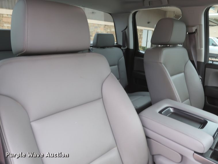 image for item HW9020 2017 Chevrolet Silverado 1500  Double Cab pickup truck