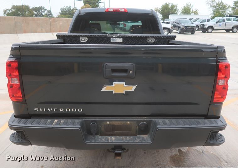 image for item HW9020 2017 Chevrolet Silverado 1500  Double Cab pickup truck