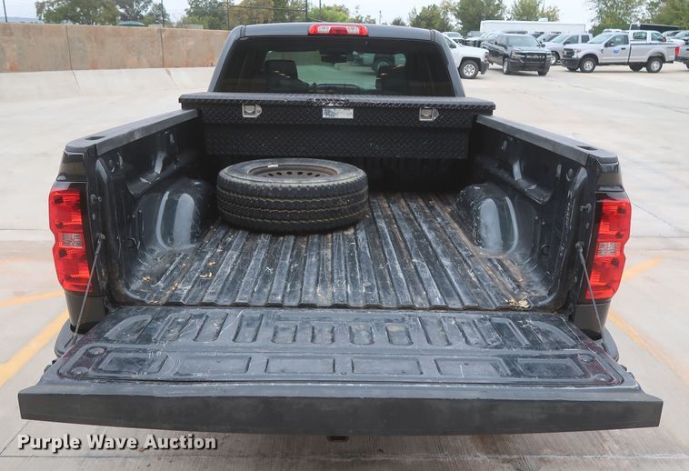 image for item HW9020 2017 Chevrolet Silverado 1500  Double Cab pickup truck