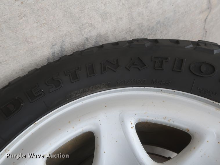 image for item HW9020 2017 Chevrolet Silverado 1500  Double Cab pickup truck