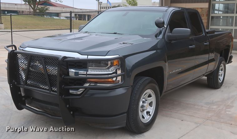 image for item HW9021 2018 Chevrolet Silverado 1500  Double Cab pickup truck