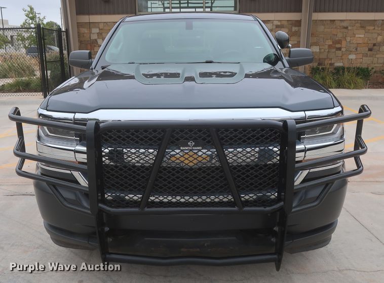 image for item HW9021 2018 Chevrolet Silverado 1500  Double Cab pickup truck