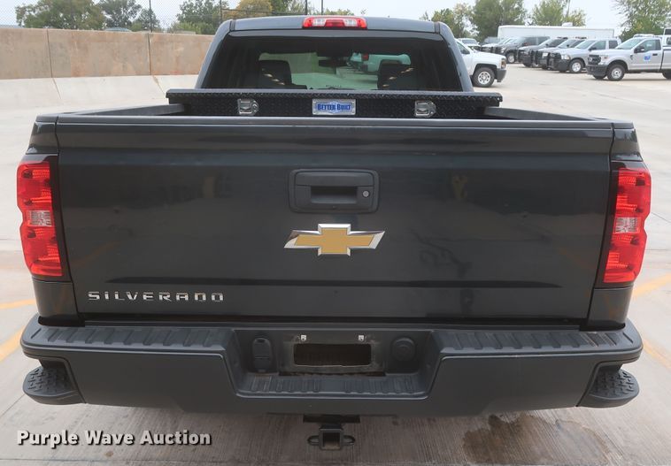 image for item HW9021 2018 Chevrolet Silverado 1500  Double Cab pickup truck