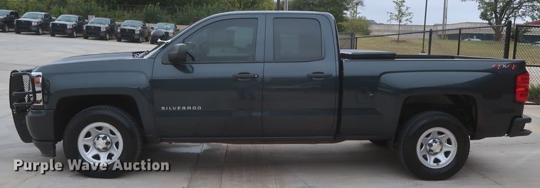 image for item HW9021 2018 Chevrolet Silverado 1500  Double Cab pickup truck