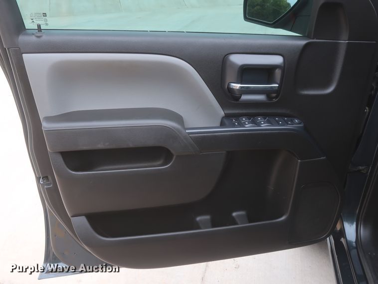 image for item HW9021 2018 Chevrolet Silverado 1500  Double Cab pickup truck