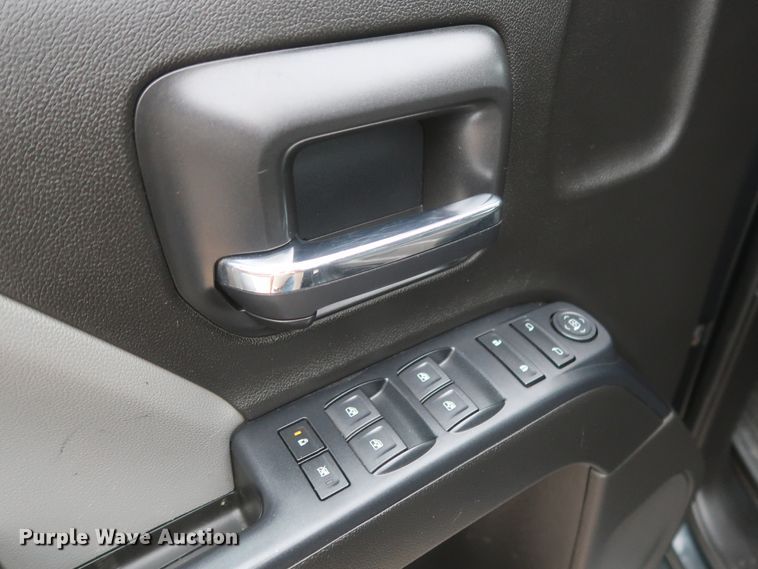 image for item HW9021 2018 Chevrolet Silverado 1500  Double Cab pickup truck