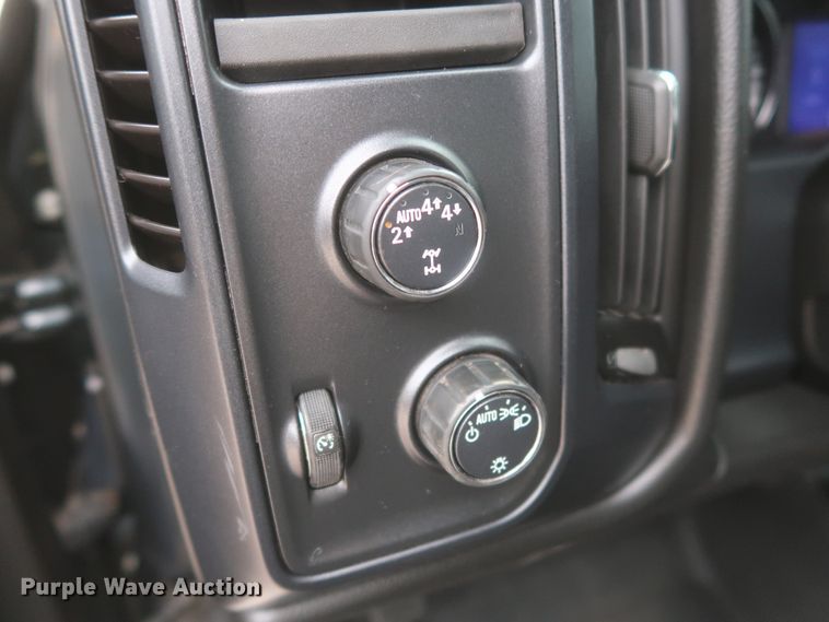 image for item HW9021 2018 Chevrolet Silverado 1500  Double Cab pickup truck