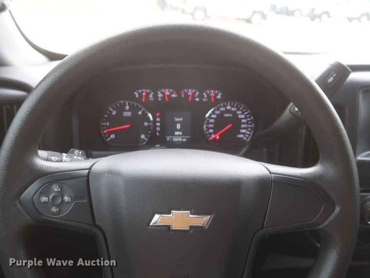 image for item HW9021 2018 Chevrolet Silverado 1500  Double Cab pickup truck