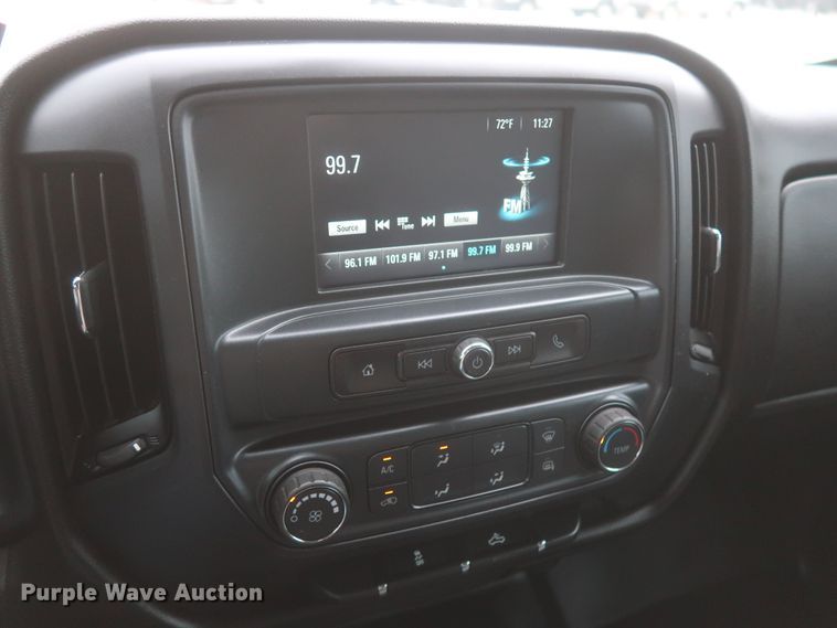 image for item HW9021 2018 Chevrolet Silverado 1500  Double Cab pickup truck