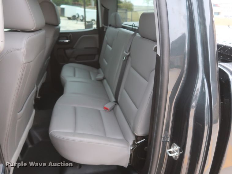 image for item HW9021 2018 Chevrolet Silverado 1500  Double Cab pickup truck