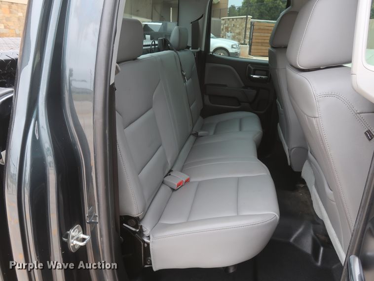 image for item HW9021 2018 Chevrolet Silverado 1500  Double Cab pickup truck