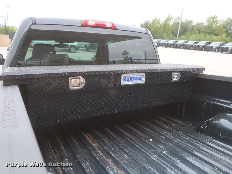 image for item HW9021 2018 Chevrolet Silverado 1500  Double Cab pickup truck