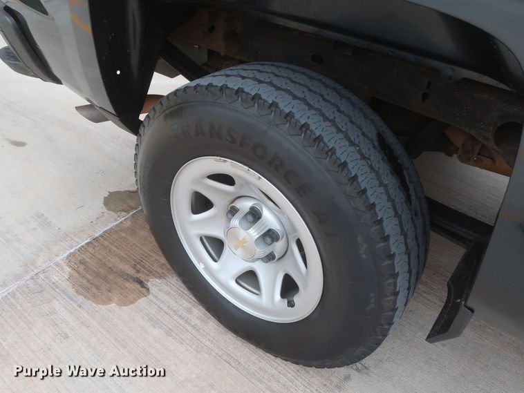 image for item HW9021 2018 Chevrolet Silverado 1500  Double Cab pickup truck