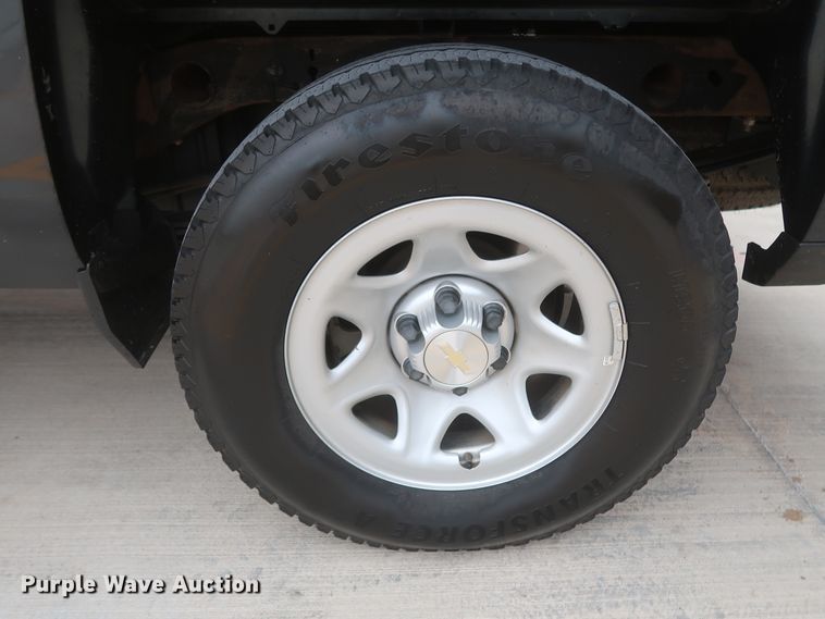 image for item HW9021 2018 Chevrolet Silverado 1500  Double Cab pickup truck