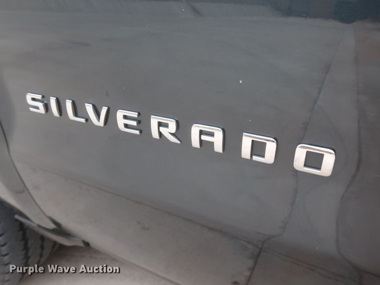 image for item HW9021 2018 Chevrolet Silverado 1500  Double Cab pickup truck