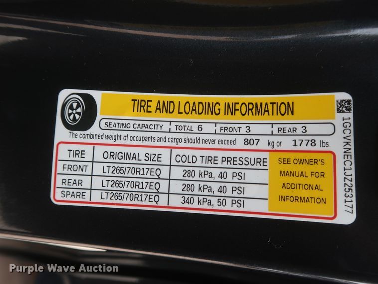 image for item HW9021 2018 Chevrolet Silverado 1500  Double Cab pickup truck